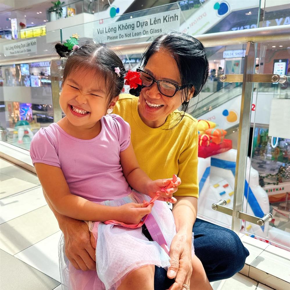 Tin showbiz Việt ngày 11/12: Công Vinh xúc động nhận thư tay con gái-5