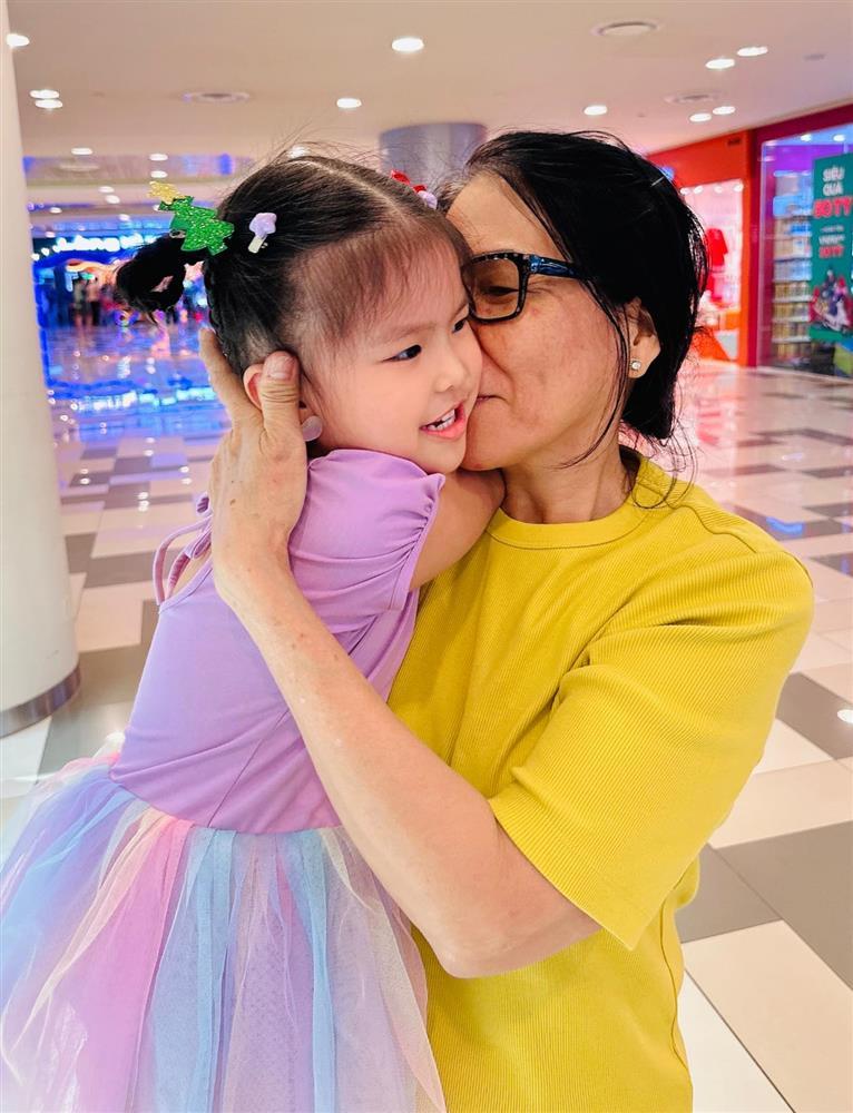 Tin showbiz Việt ngày 11/12: Công Vinh xúc động nhận thư tay con gái-6