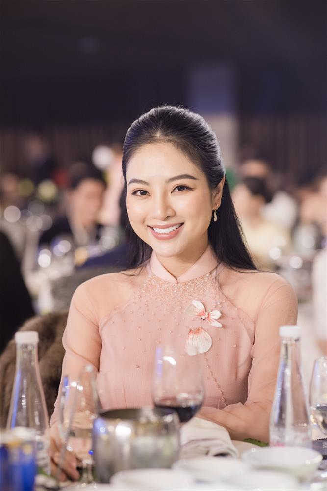 5 mỹ nhân ở ẩn gây chú ý khi dự đám cưới Ngọc Hân-9