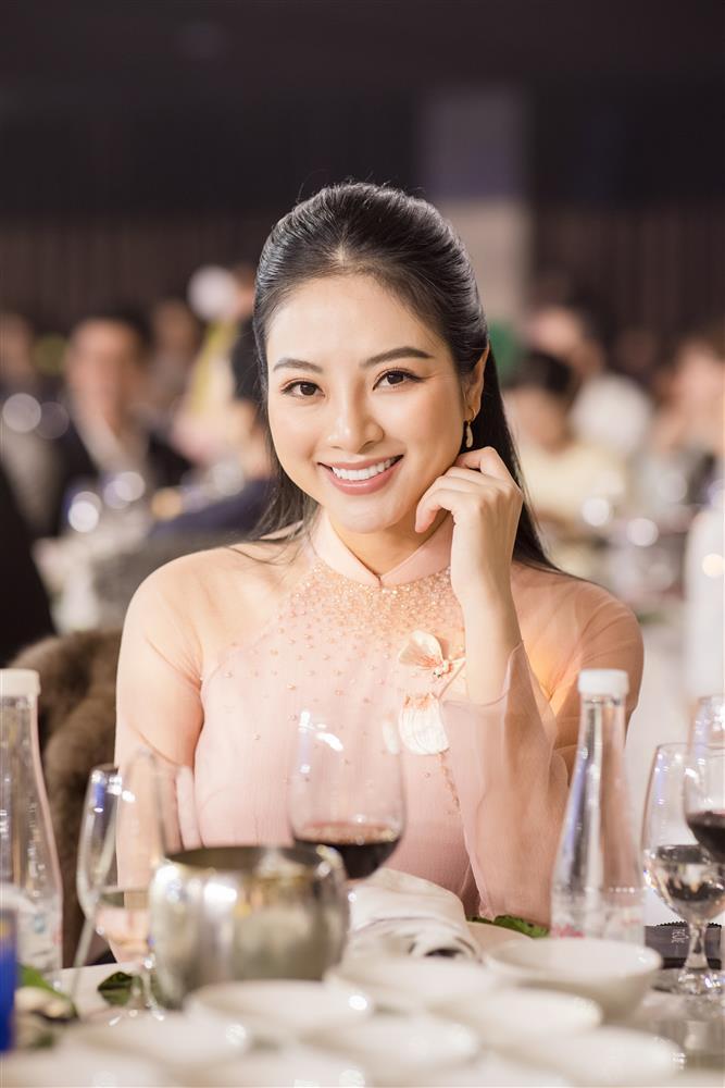 5 mỹ nhân ở ẩn gây chú ý khi dự đám cưới Ngọc Hân-10