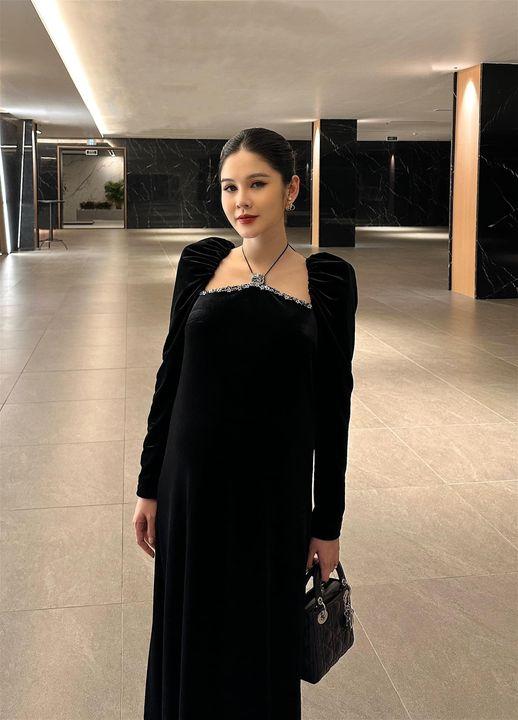 Mẹ bầu Thu Hoài đi đám cưới Ngọc Hân, nhan sắc chả kém cô dâu-2