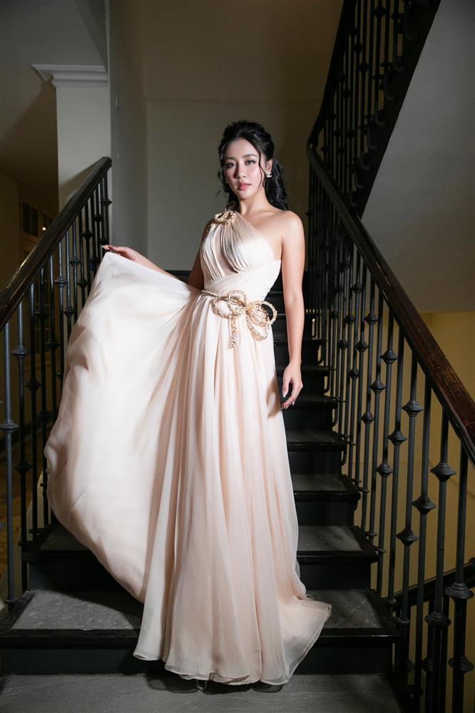 Jennifer Phạm rạng rỡ áo dài - Trương Ngọc Ánh bí ẩn váy nhung-8