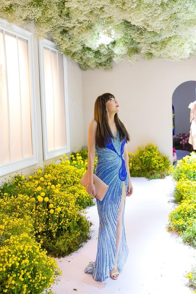 Jennifer Phạm rạng rỡ áo dài - Trương Ngọc Ánh bí ẩn váy nhung-9