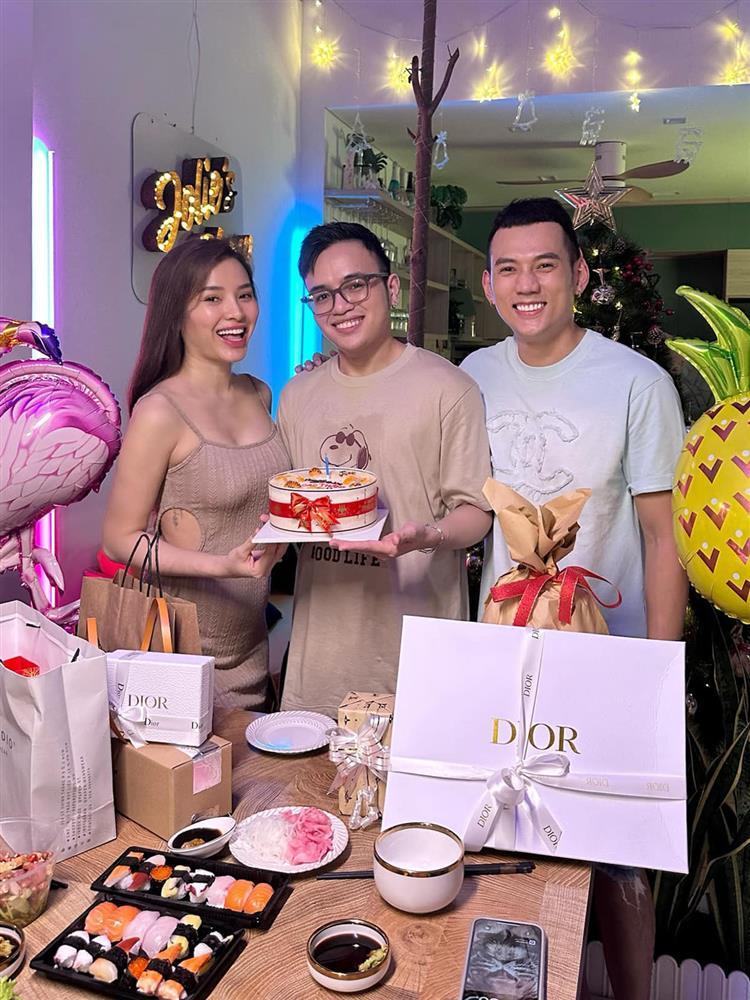 Phương Trinh Jolie bầu bí vẫn nhảy cực sung trên giày cao-7