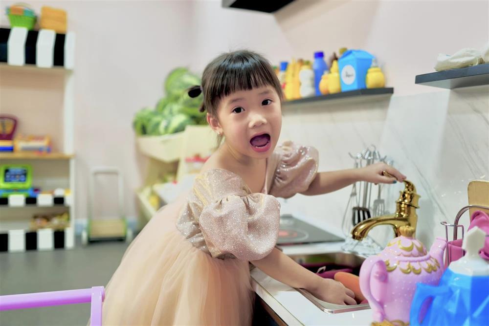 JustaTee gây lo lắng khi đăng ảnh con gái gặp sự cố