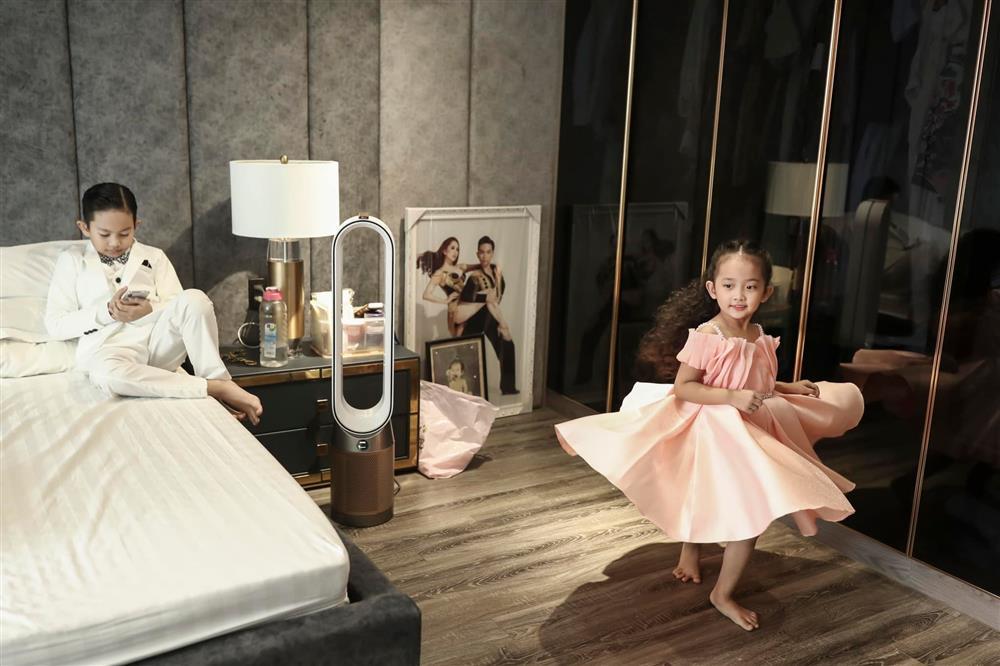 Khánh Thi mặc áo dài xuyên thấu độc lạ trong lễ ăn hỏi với Phan Hiển-6