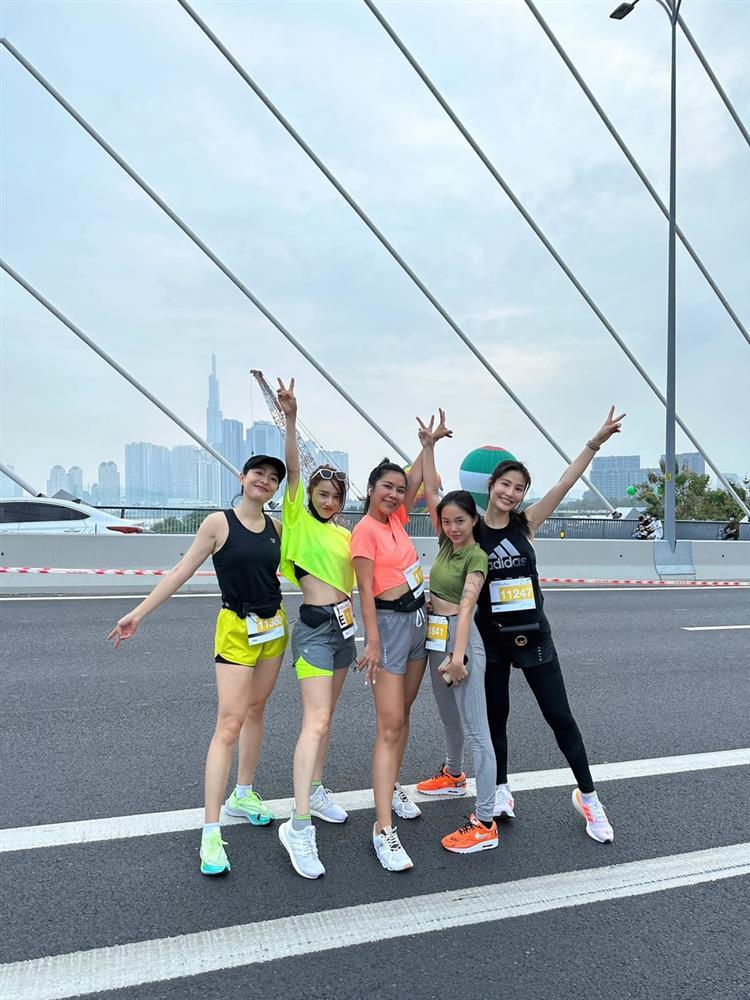 Nhã Phương đi chạy tưởng phản cảm nhưng 10 điểm tinh tế-3