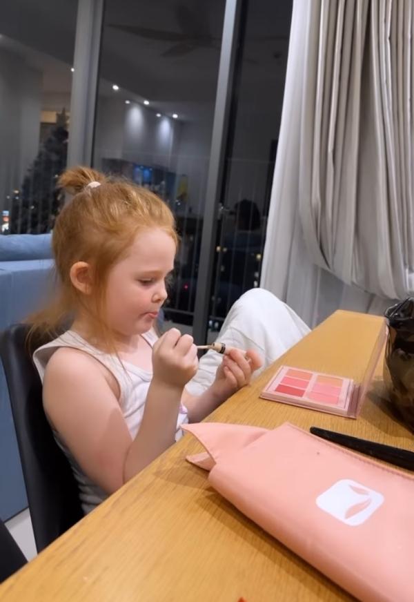 Loạt ảnh cực yêu vừa hé lộ về em vợ ngoại quốc Bùi Tiến Dũng-3