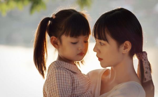 Những em bé đáng thương khi gia đình lục đục trên màn ảnh Việt
