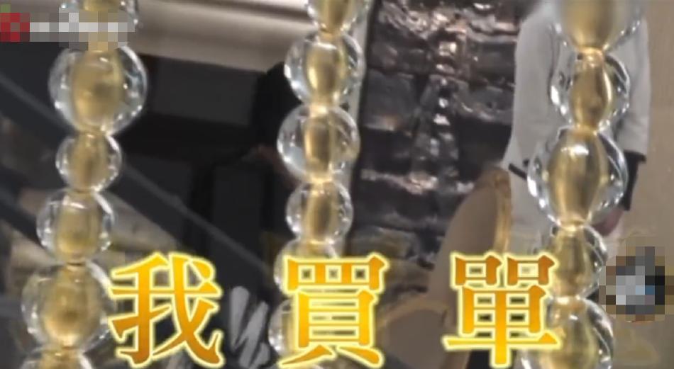 Thái độ khó tin của ông hoàng Cbiz Châu Kiệt Luân với paparazzi-2