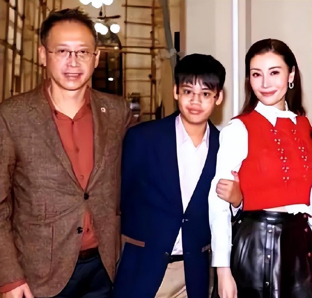 Cận cảnh con trai hoa hậu Lý Gia Hân và chồng tỷ phú-2