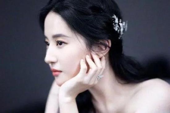 Tướng sinh phú quý: 3 kiểu phụ nữ cùng giới còn mê nói gì đàn ông