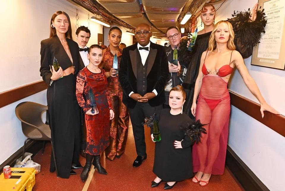 Năm biến động của làng mốt-12