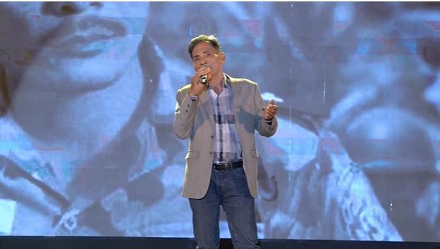 Thương Tín xuất ngoại biểu diễn sau ảnh thất thần ven đường?-2