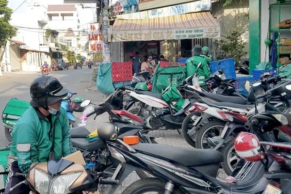 Shipper bị trộm lấy mất cả xe máy lẫn hàng hóa-2