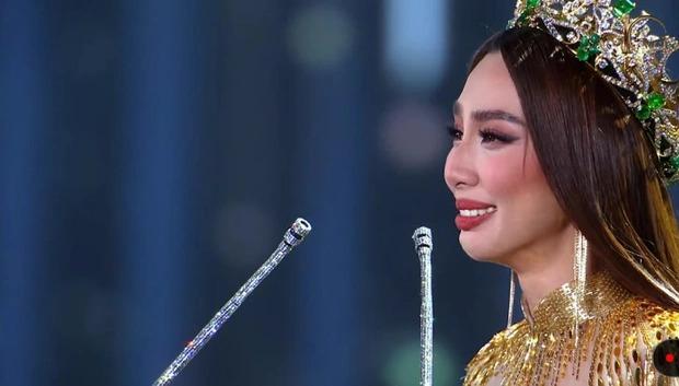 Miss International cầm giấy phát biểu, bị so sánh với Thùy Tiên-6