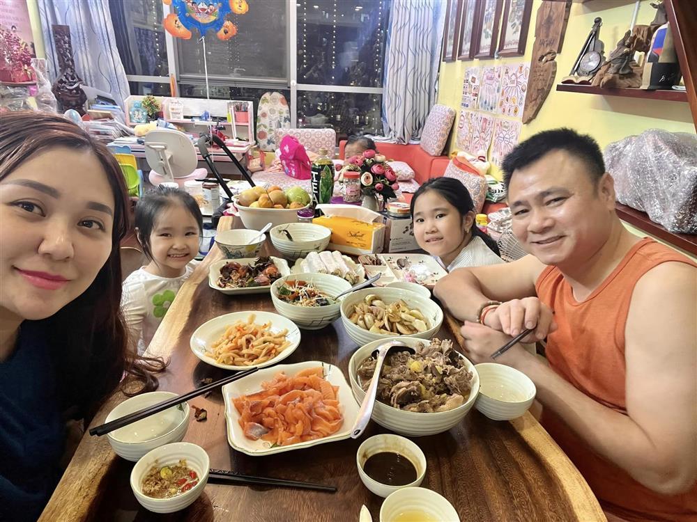 Tin showbiz Việt ngày 13/12: Đỗ Mỹ Linh thích thú khi được tài trợ váy bầu-7