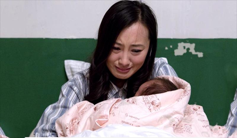 Đẻ mổ tốn tiền, chồng cho vợ ăn cơm muối vừng cả tháng-2