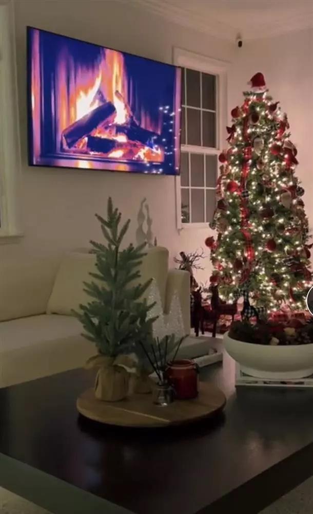 Bảo Thy trang trí Noel ấn tượng, Cường Đô La vững phong độ-17