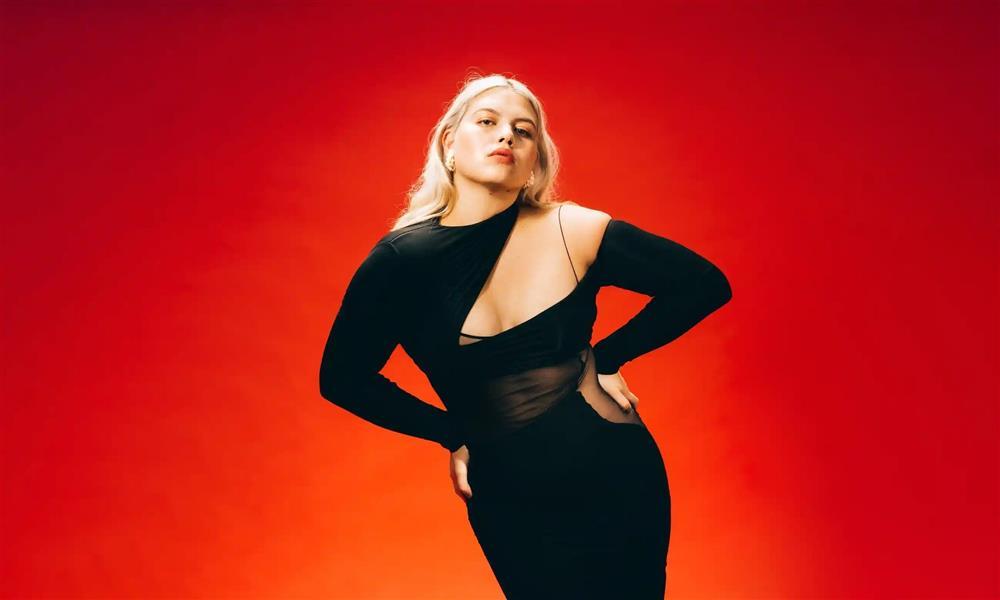 Thời trang sexy không bao giờ lỗi thời-1