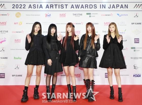 Han So Hee đẹp nổi bật, Kim Seon Ho tái xuất tại Asia Artist Awards-11