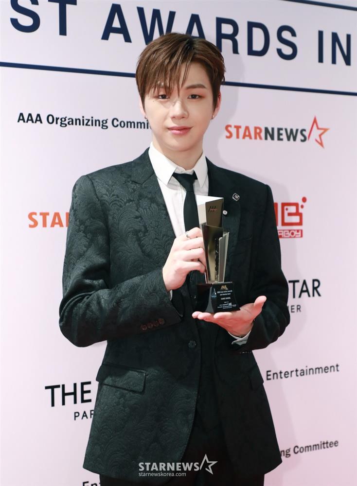 Han So Hee đẹp nổi bật, Kim Seon Ho tái xuất tại Asia Artist Awards-9