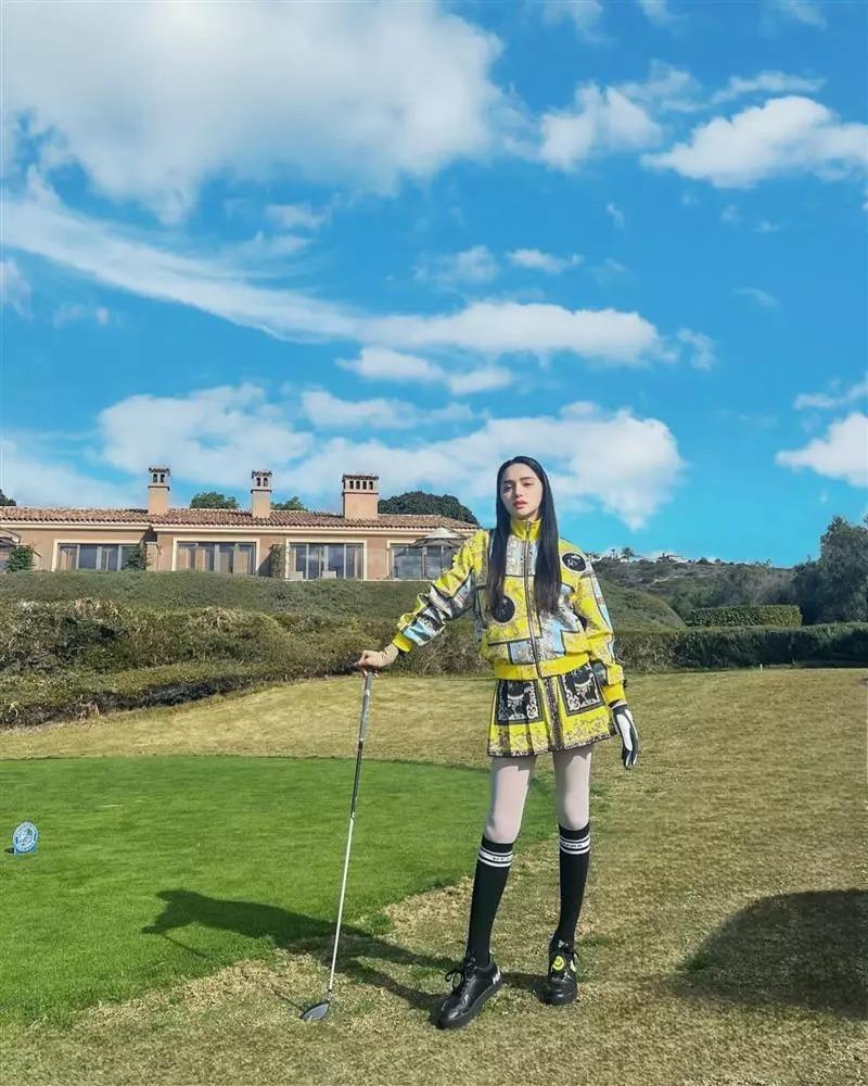 Hương Giang sụt 4kg, dáng đã gầy nay càng mong manh-6