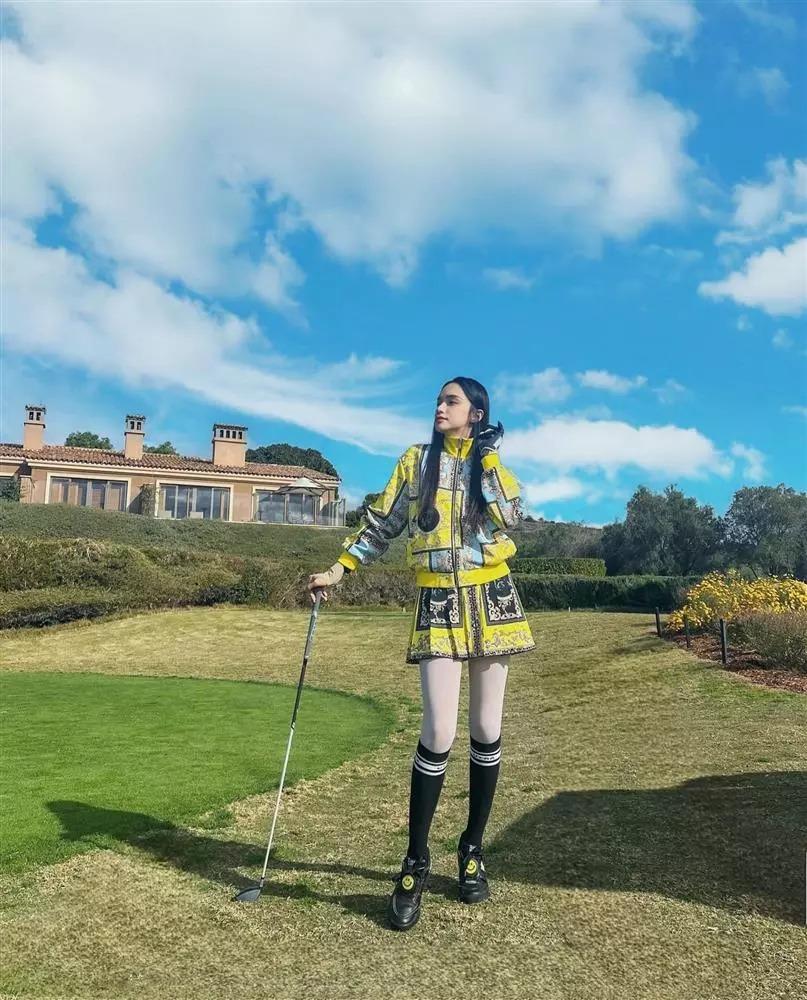 Hương Giang sụt 4kg, dáng đã gầy nay càng mong manh-7