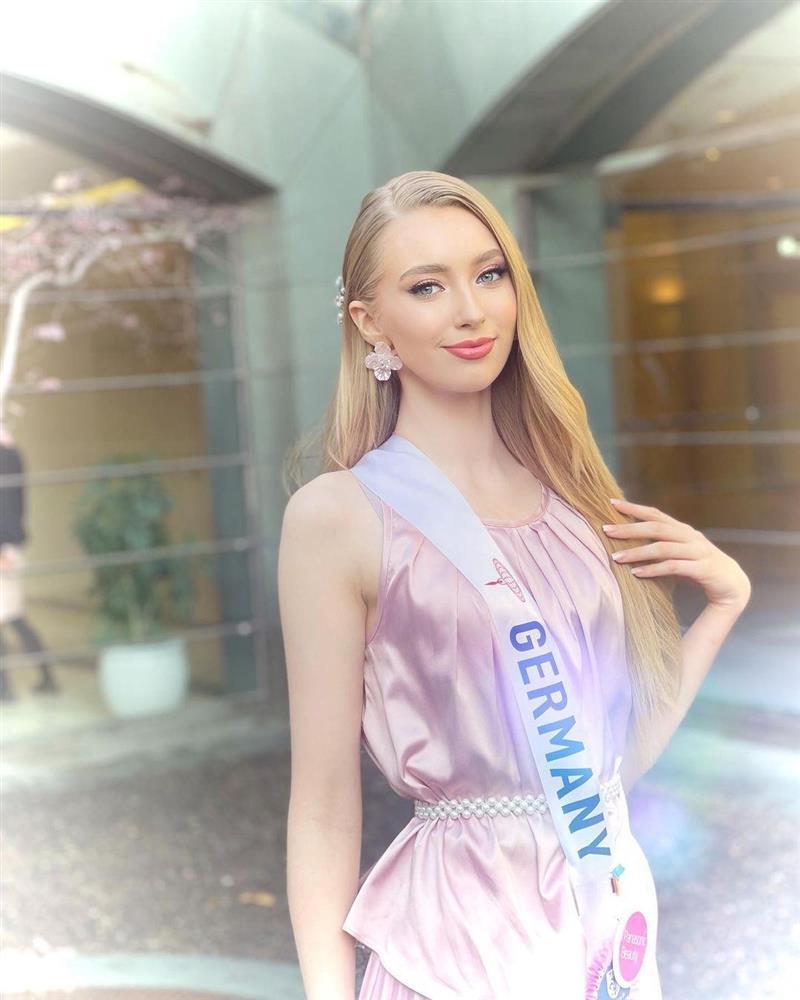 Ảnh đời thường như búp bê của tân Miss International 2022-6