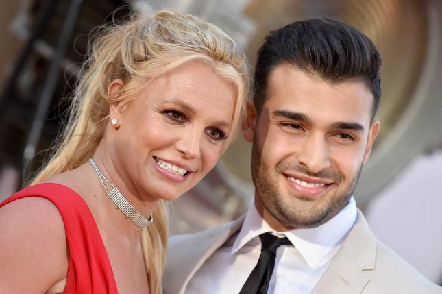 Chồng Britney Spears lên tiếng khi bị đồn đoán hôn nhân lục đục-2