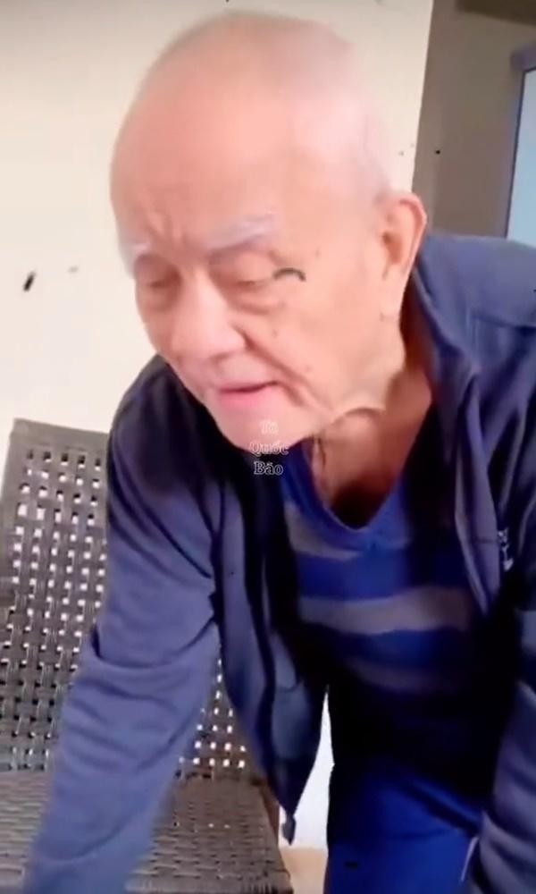 Xúc động cảnh cụ ông lay gọi vợ đang ốm, nằm mê man-2