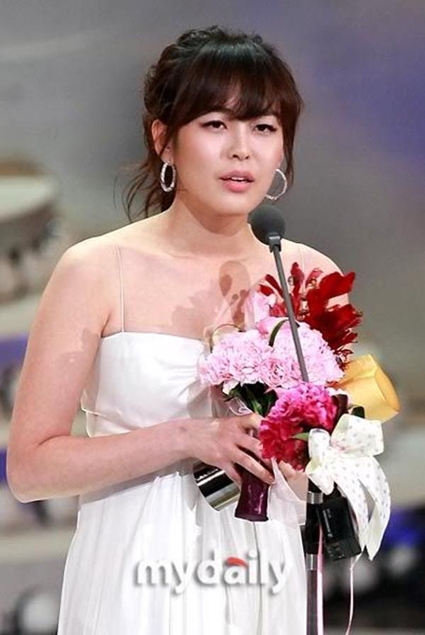 Nữ chính phim Hàn có tỷ suất người xem đứng đầu: Làm trái ngành học lại thành công vang dội-4
