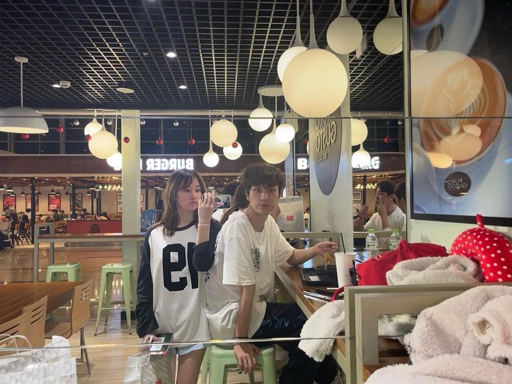 Người đẹp Phi Vụ Triệu Đô khoe ảnh hẹn hò giản dị-1