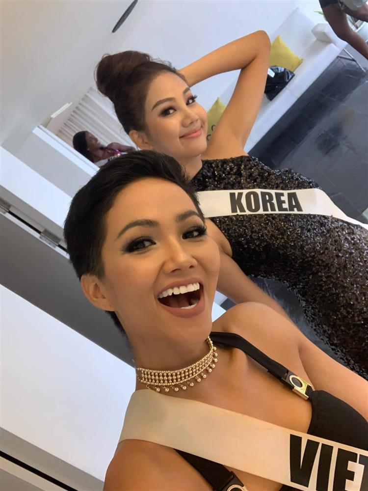 HHen Niê khoe loạt ảnh hiếm tại Miss Universe, tự dìm mình-6