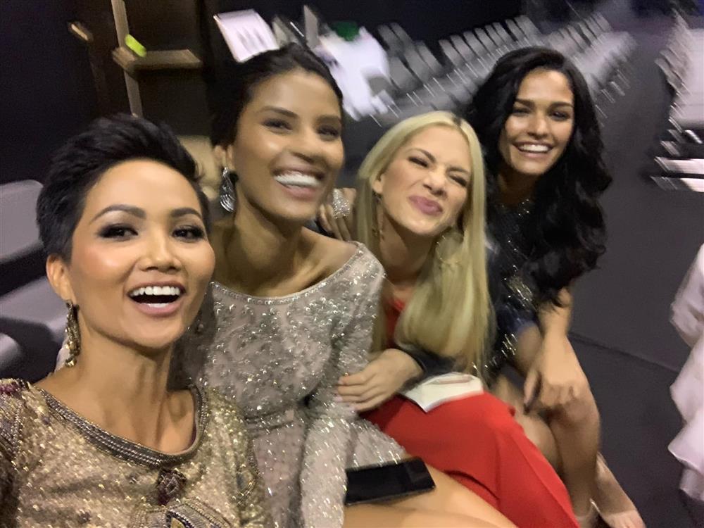 HHen Niê khoe loạt ảnh hiếm tại Miss Universe, tự dìm mình-8