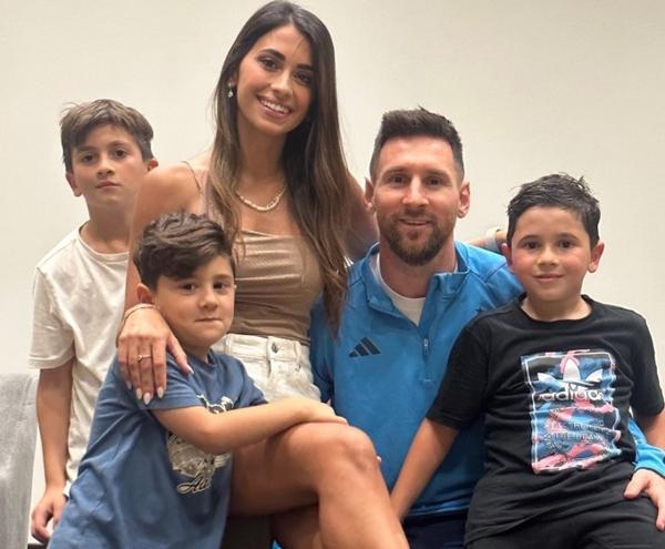 Vợ Messi say mê hoàng hôn Qatar-2