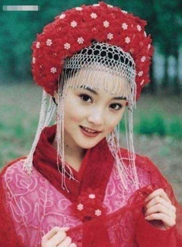 Ảnh 20 tuổi của Lý Tiểu Lộ, chẳng trách Lý Thần mê như điếu đổ-3