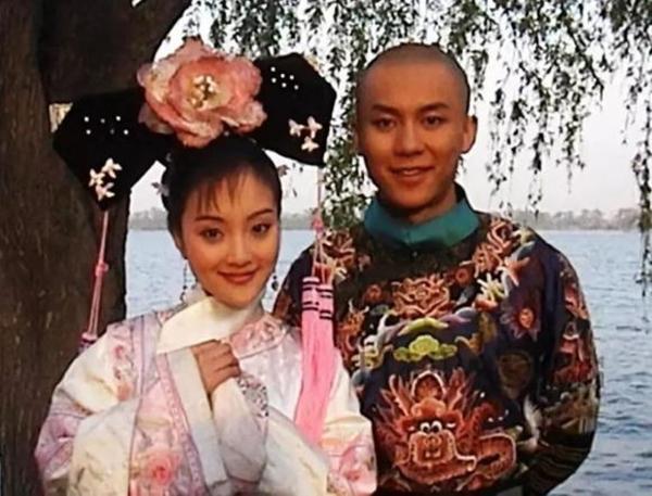 Ảnh 20 tuổi của Lý Tiểu Lộ, chẳng trách Lý Thần mê như điếu đổ-1