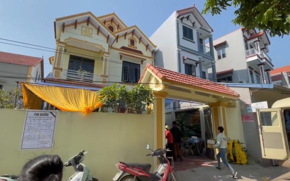 Vụ 3 con gái đốt nhà mẹ, hàng xóm: Chỉ thương mẹ chúng nó-4