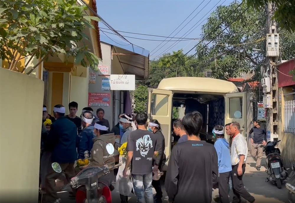 Vụ 3 con gái đốt nhà mẹ, hàng xóm: Chỉ thương mẹ chúng nó-2