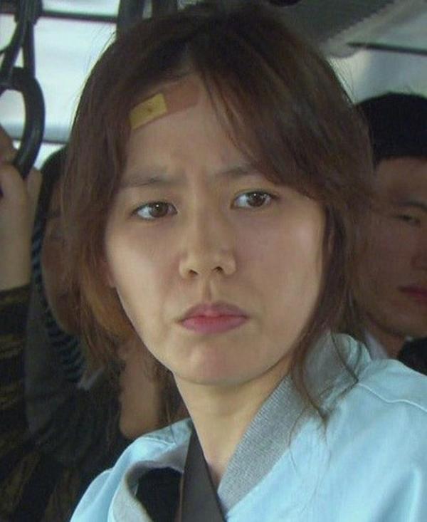 Mỹ nhân Hàn không ngại làm xấu trên phim: Son Ye Jin ghi điểm vì chân thật-12