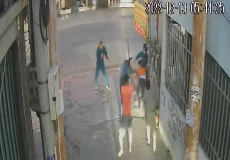 Clip: Xóm trọ dùng chiêu độc 3 lần bắt trộm gay cấn như phim-1