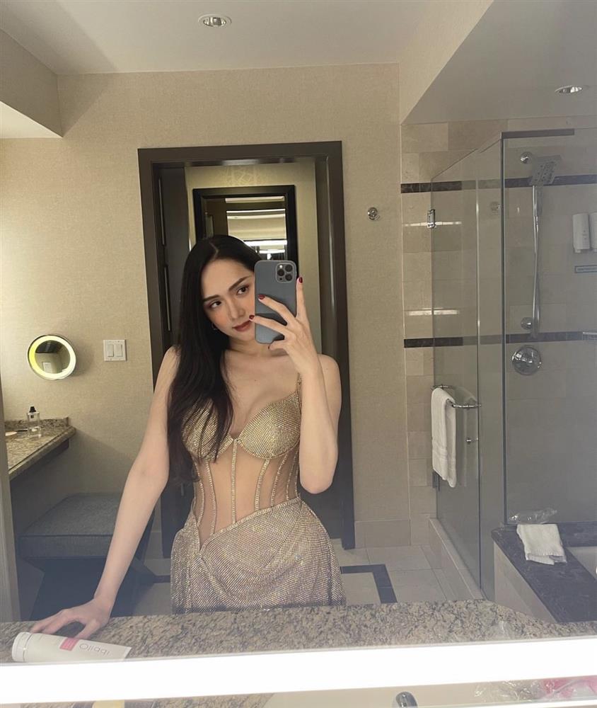 Hot girl trứng rán mặc lại váy của dàn hậu Việt, xin vía vương miện?-10