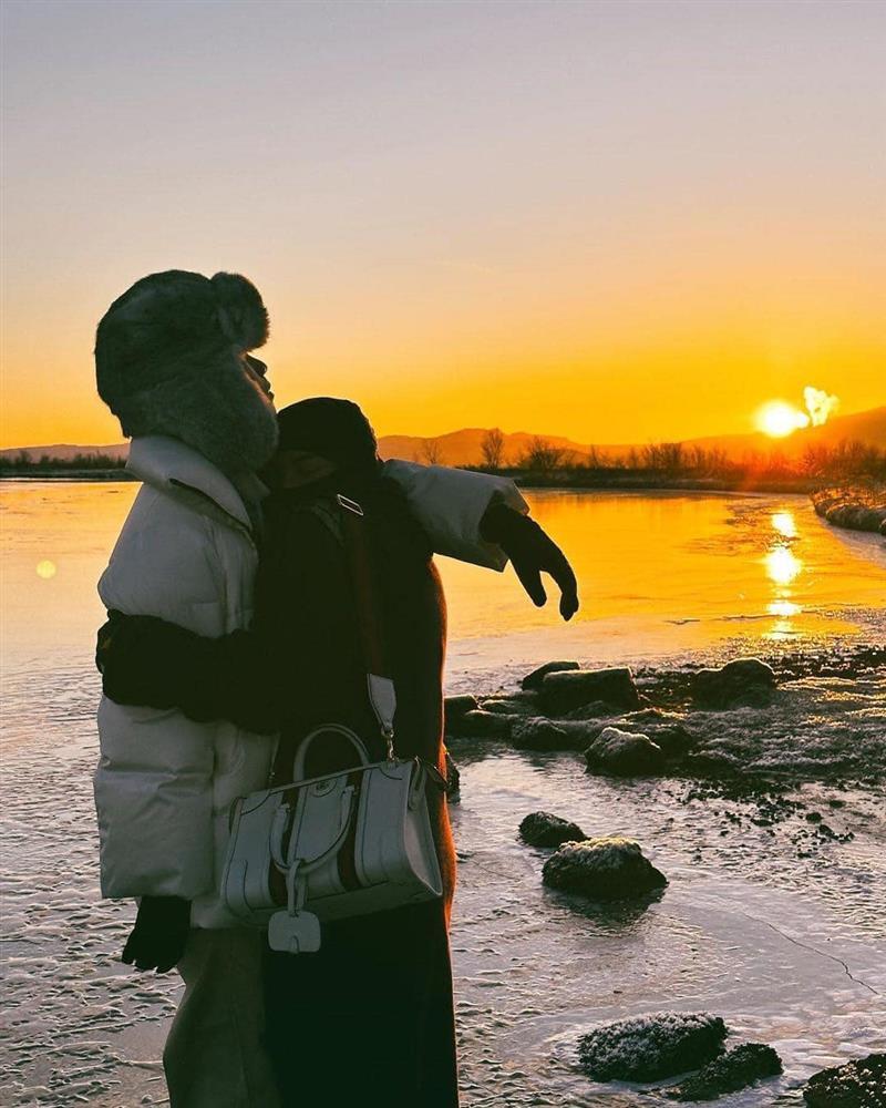 Châu Bùi xả loạt ảnh hẹn hò cực tình cùng Binz tại Iceland-2