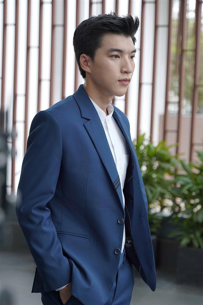 HIEUTHUHAI tiết lộ thích đôi môi của Hoa hậu Tiểu Vy-5