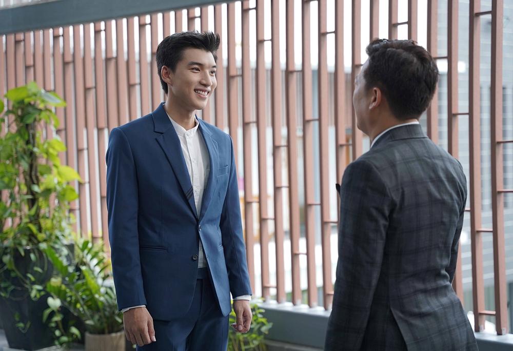 HIEUTHUHAI tiết lộ thích đôi môi của Hoa hậu Tiểu Vy-4