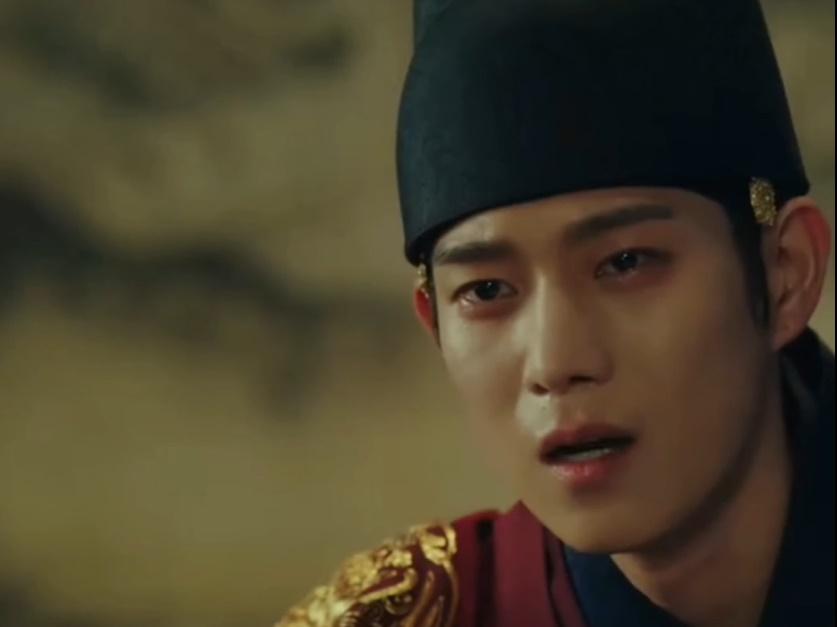 Trai đẹp Penthouse thành thảm họa vì kiểu diễn trợn trừng mắt-5