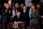 Tổng thống Mỹ Joe Biden ký dự luật hôn nhân đồng tính