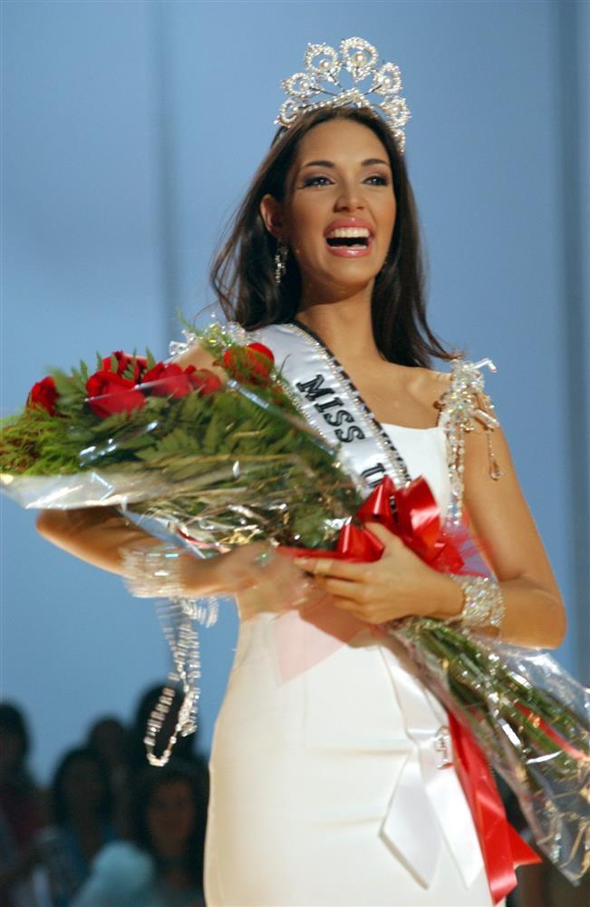 Miss Universe tuyệt sắc tiếp tục lâm bồn, 7 năm sinh 5 con-3