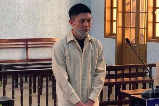 Con trai đánh cha tử vong vì mở ti vi ồn ào